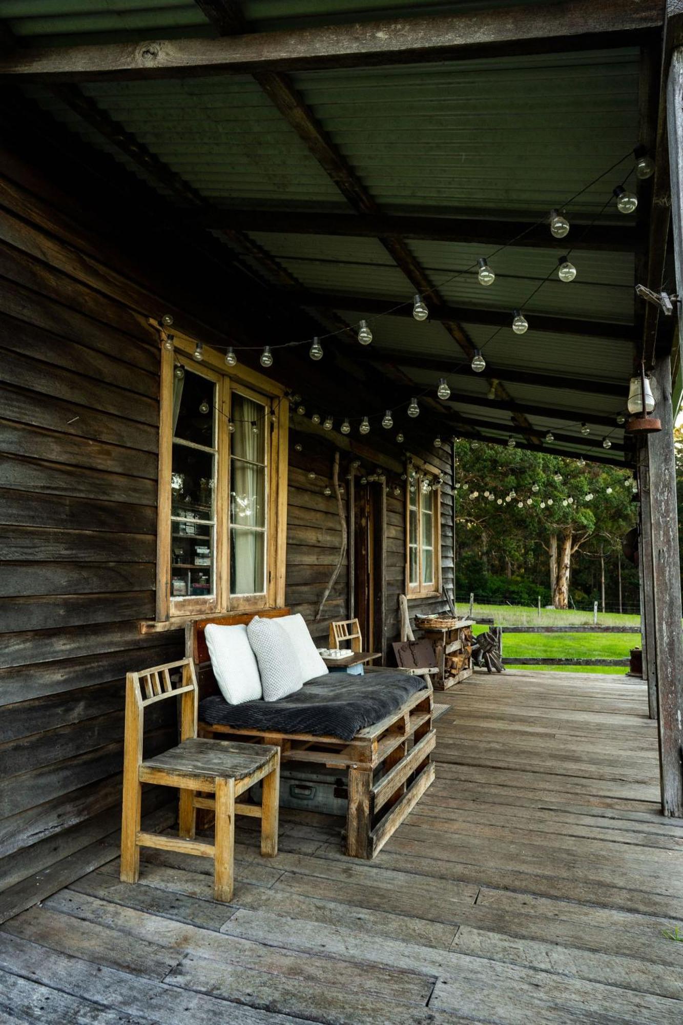 Cosy Farmstay: Green Cabin At Whispering Woods Beedelup Exteriör bild